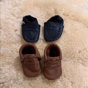 Bundle Brown Freshly Picked and Black Robeez Baby Moccasins Leather size 0-6 m